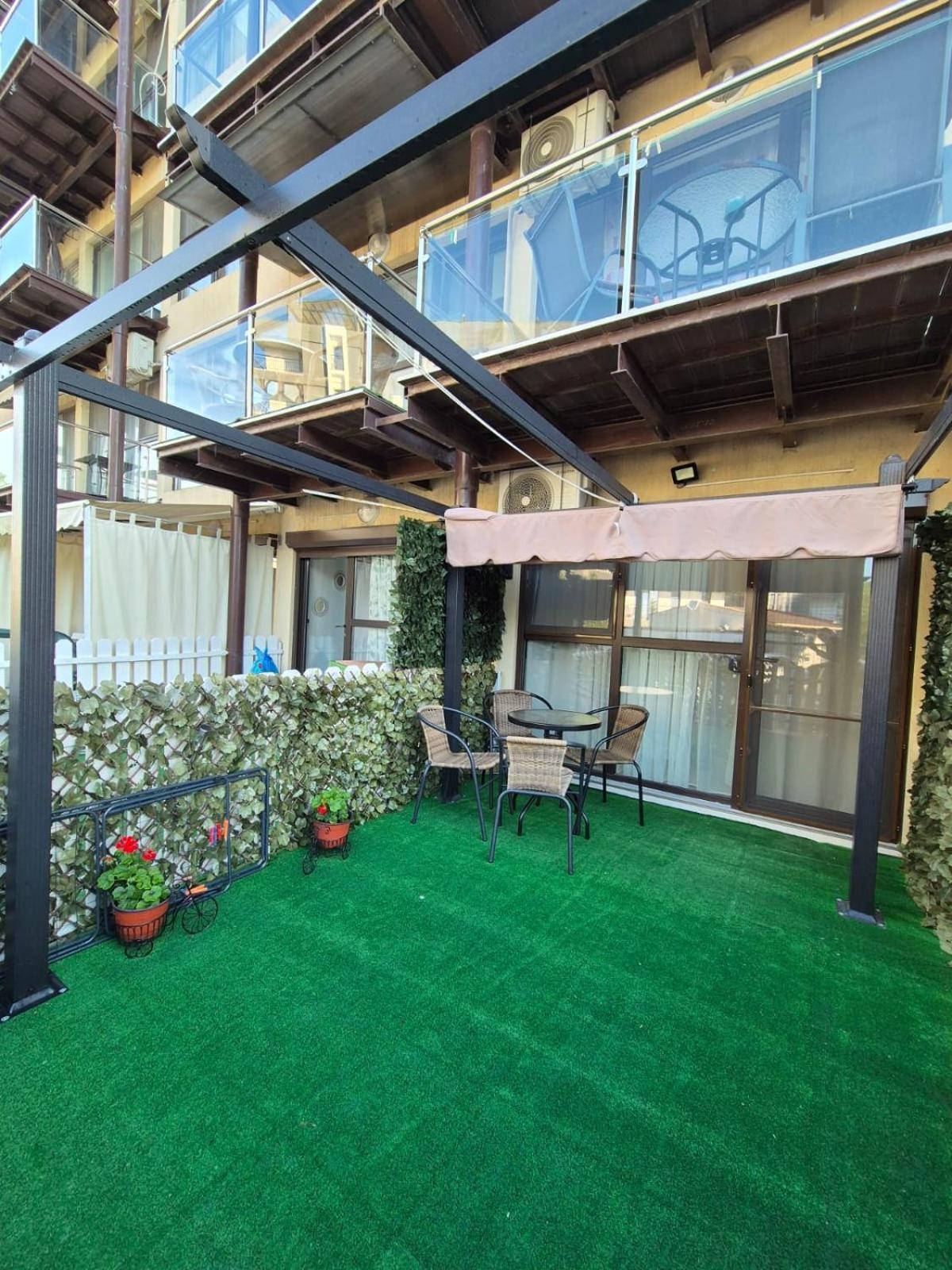 Studio Saturn Dış mekan fotoğraf